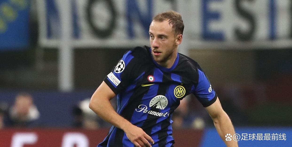 41岁罗本已成为职业板网球手，拥有3个积分世界排名第1980位（41岁罗本转战职业板网球，积3分位列世界第1980名）