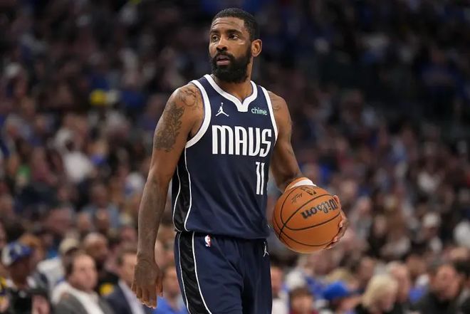 活塞客场大胜取得12连胜，终结对阵雄鹿五连败（活塞客场大捷豪取12连胜，结束此前对雄鹿的五连败）