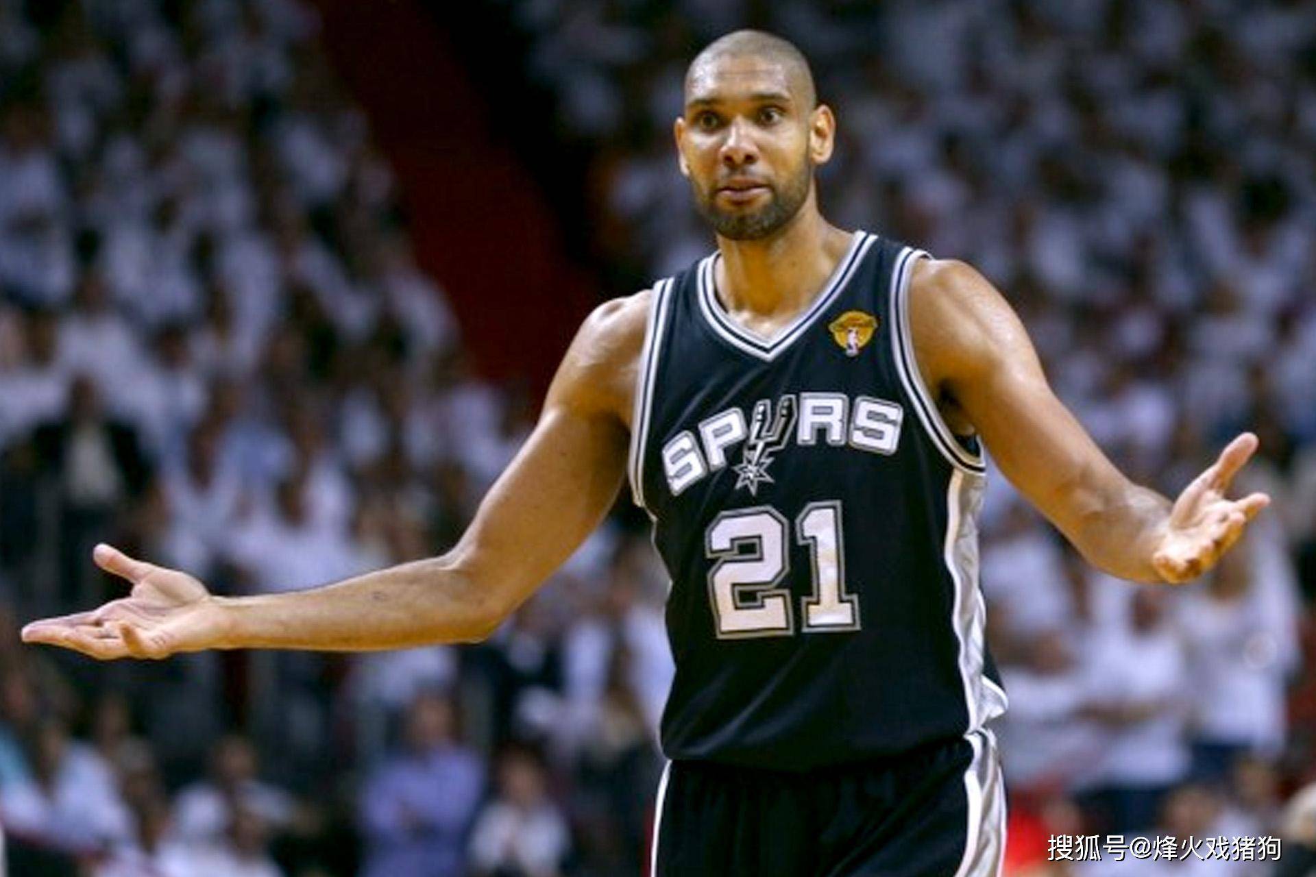 签下多纳鲁马是曼联复兴的信号，新管理层和老八一样高瞻远瞩（多纳鲁马加盟昭示曼联复兴，新管理层远见不输老八）