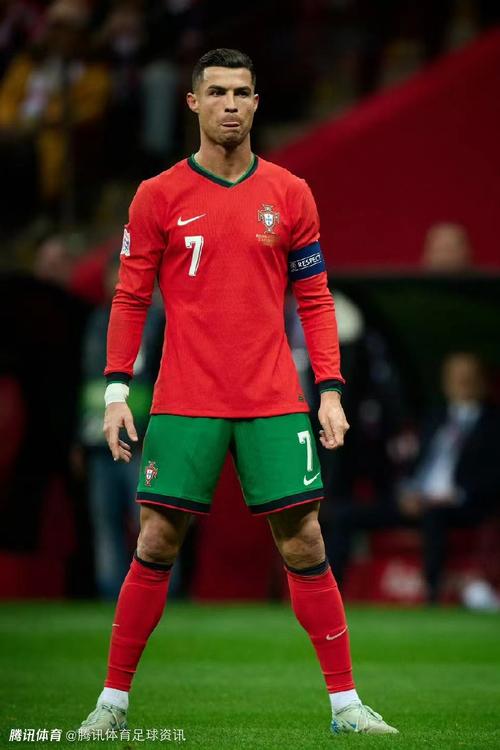 欧冠淘汰赛前瞻：拜仁主场迎战利物浦,（欧冠淘汰赛看点：拜仁主场对阵利物浦）