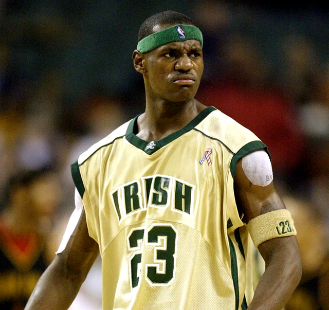 世界波直挂死角，全场尖叫（惊天远射命中死角，全场沸腾）