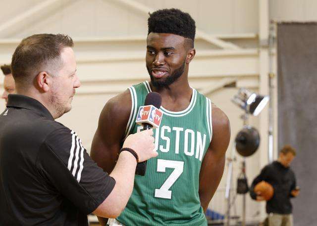 德转本期国家队身价榜：英格兰、法国、西班牙前3，阿根廷第9（德转最新国家队身价排行：英格兰、法国、西班牙包揽前三，阿根廷列第9）