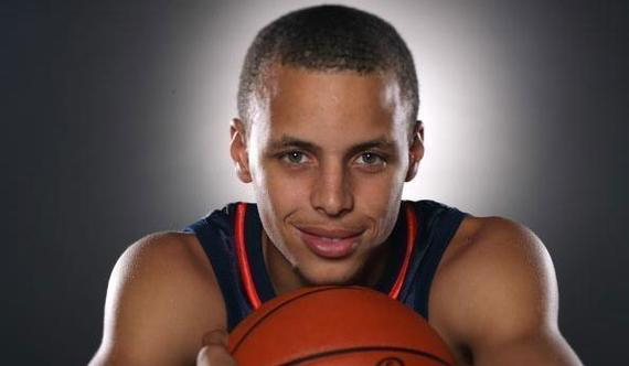 巴萨严打黄牛，追捕323起法兰克福球迷转售案件！（巴萨重拳整治黄牛，追查法兰克福球迷323起转售案）